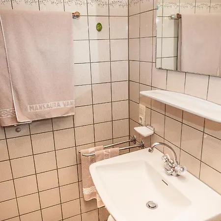 Апартаменты Haus Mansaura *